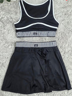 Aloyoga falda y top con pantalon integrado